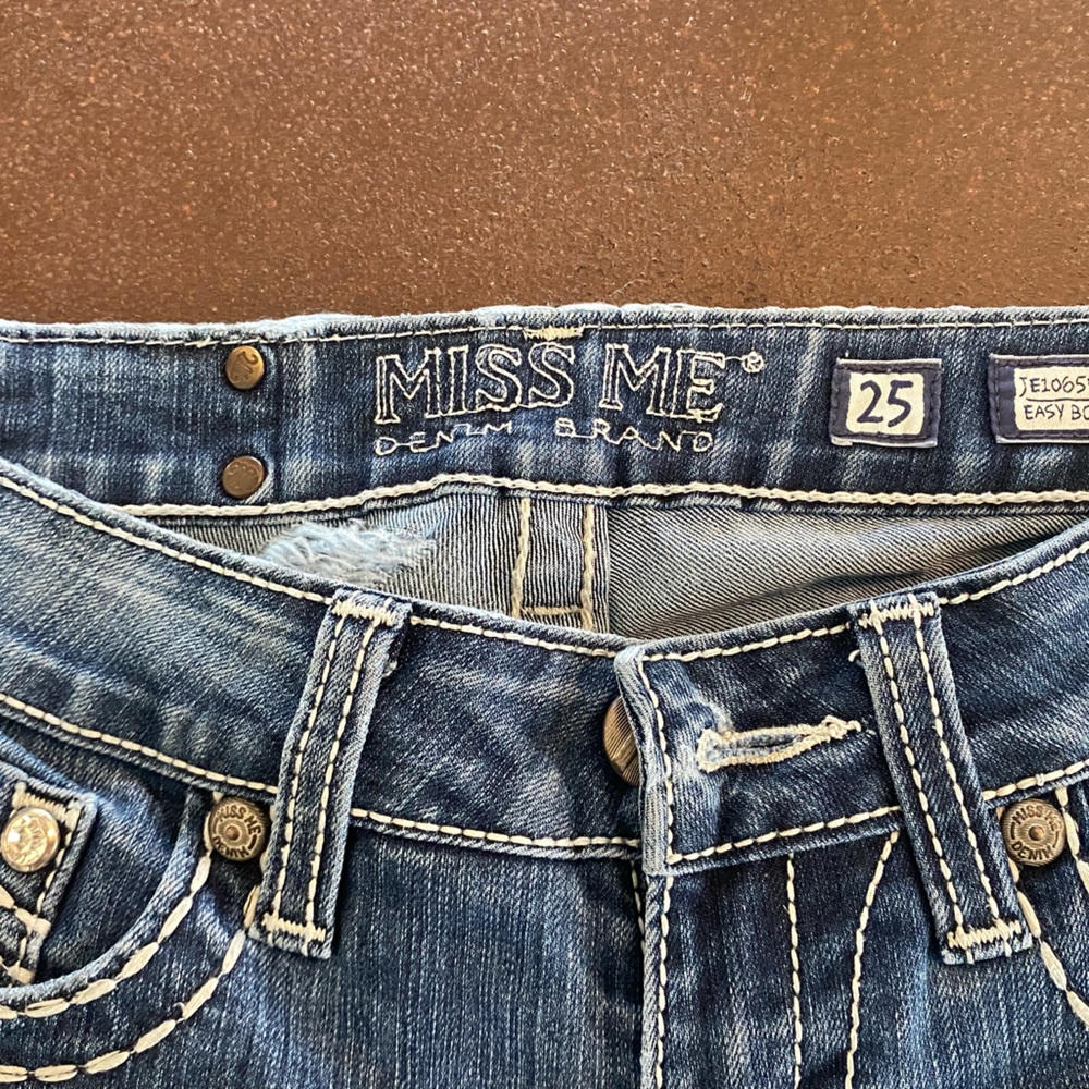 Miss Me Jeans - Size 25. Great condition!